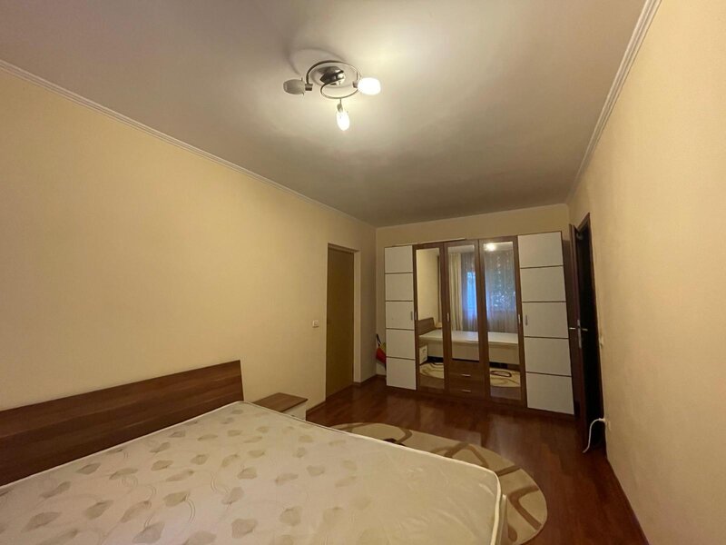 Tineretului, parc, metrou Palatul Copiilor,